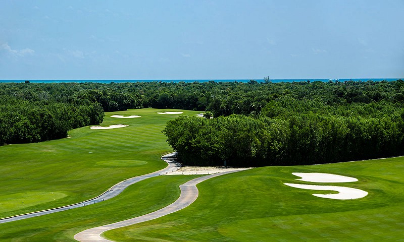 6. Golf Courses in Cancun