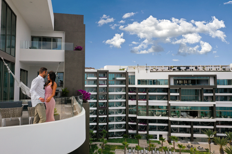 Couple at garza blanca loft suite