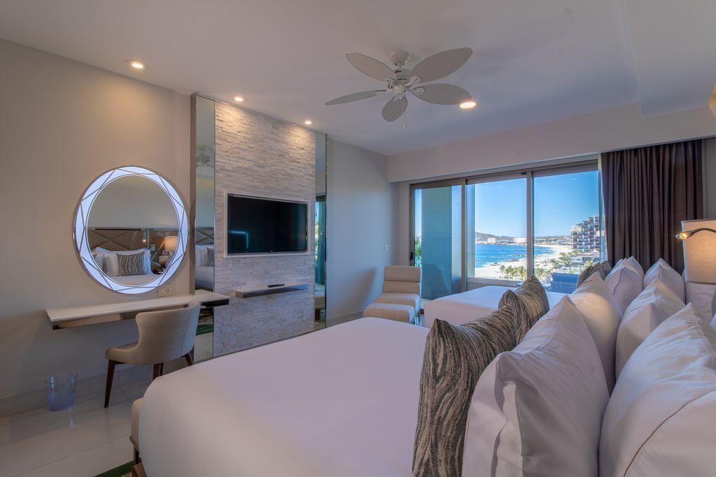 The Best Suite in Cabo to Celebrate