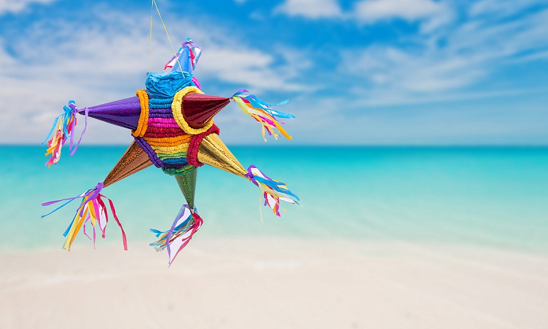 Piñata Cancun Beach