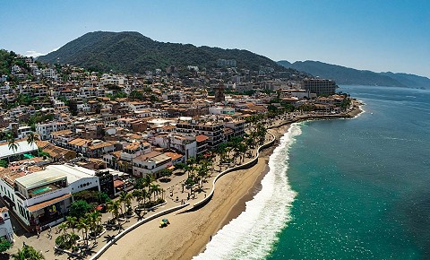 ¿Es un Buen Momento para Comprar Bienes Raíces en Puerto Vallarta?