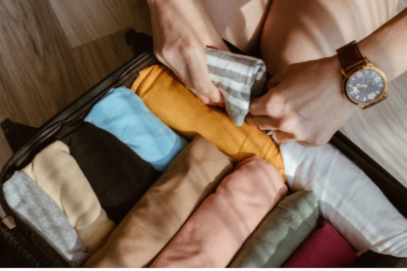 Roll clothes