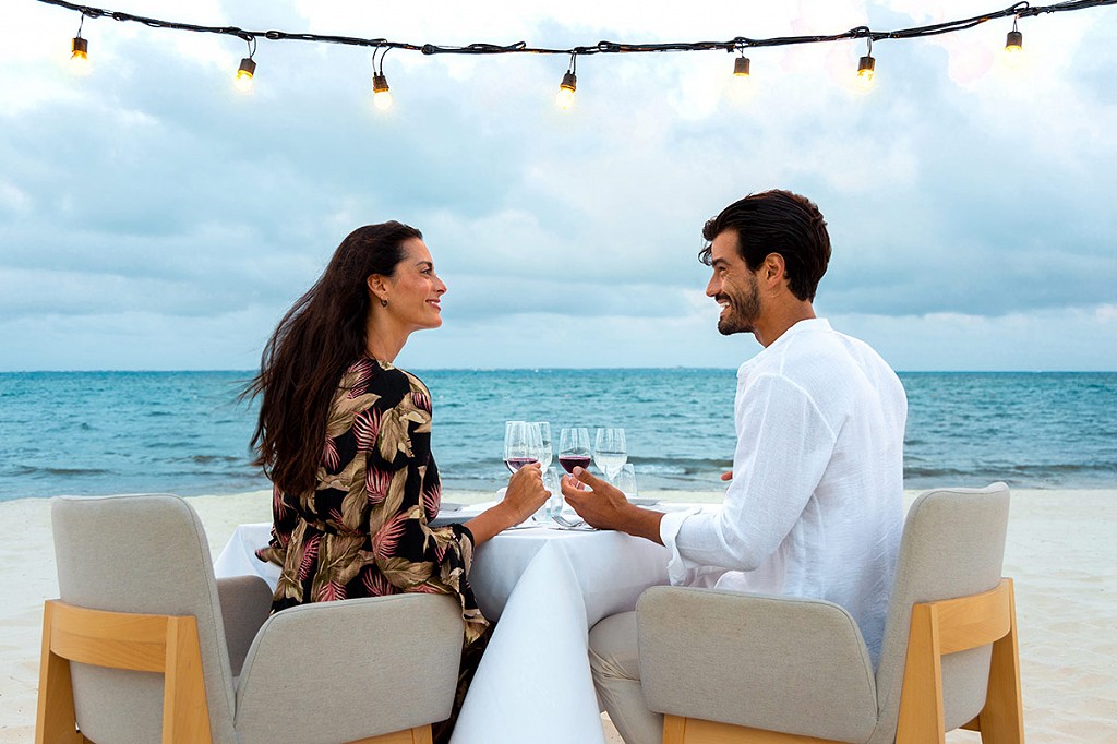 Romantic Dinner Packages and Dream Weddings