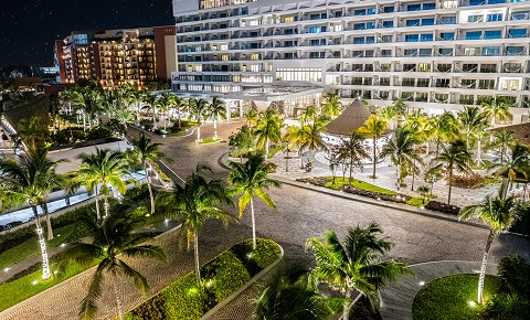 Explore The Breathtaking TierraLuna Gardens at Garza Blanca Cancun!