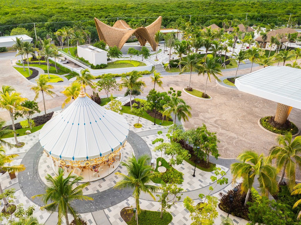 Explore The Breathtaking TierraLuna Gardens at Garza Blanca Cancun!
