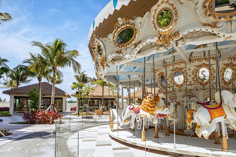 Tierraluna gardens cancun carousel