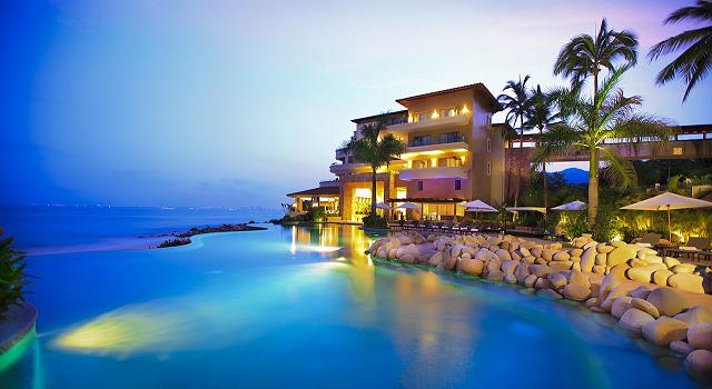 Garza blanca infinity pool