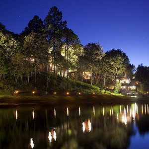 sierra-lago-resort-and-spa-night